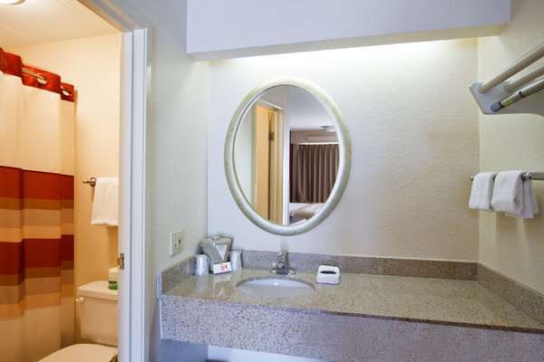 Red Roof Inn Cincinnati East - Beechmont Cherry Grove Bilik gambar